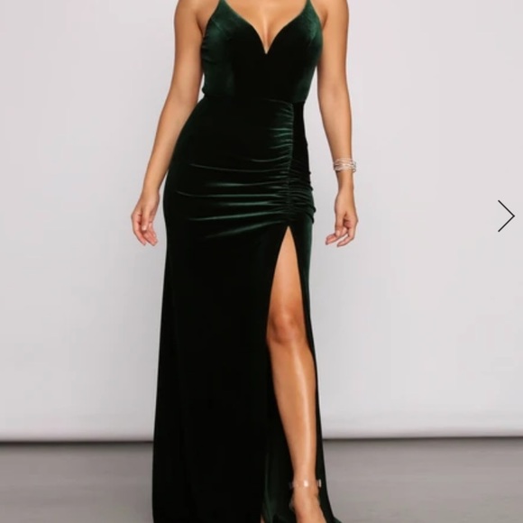 Dark green suede gown - Picture 2 of 2